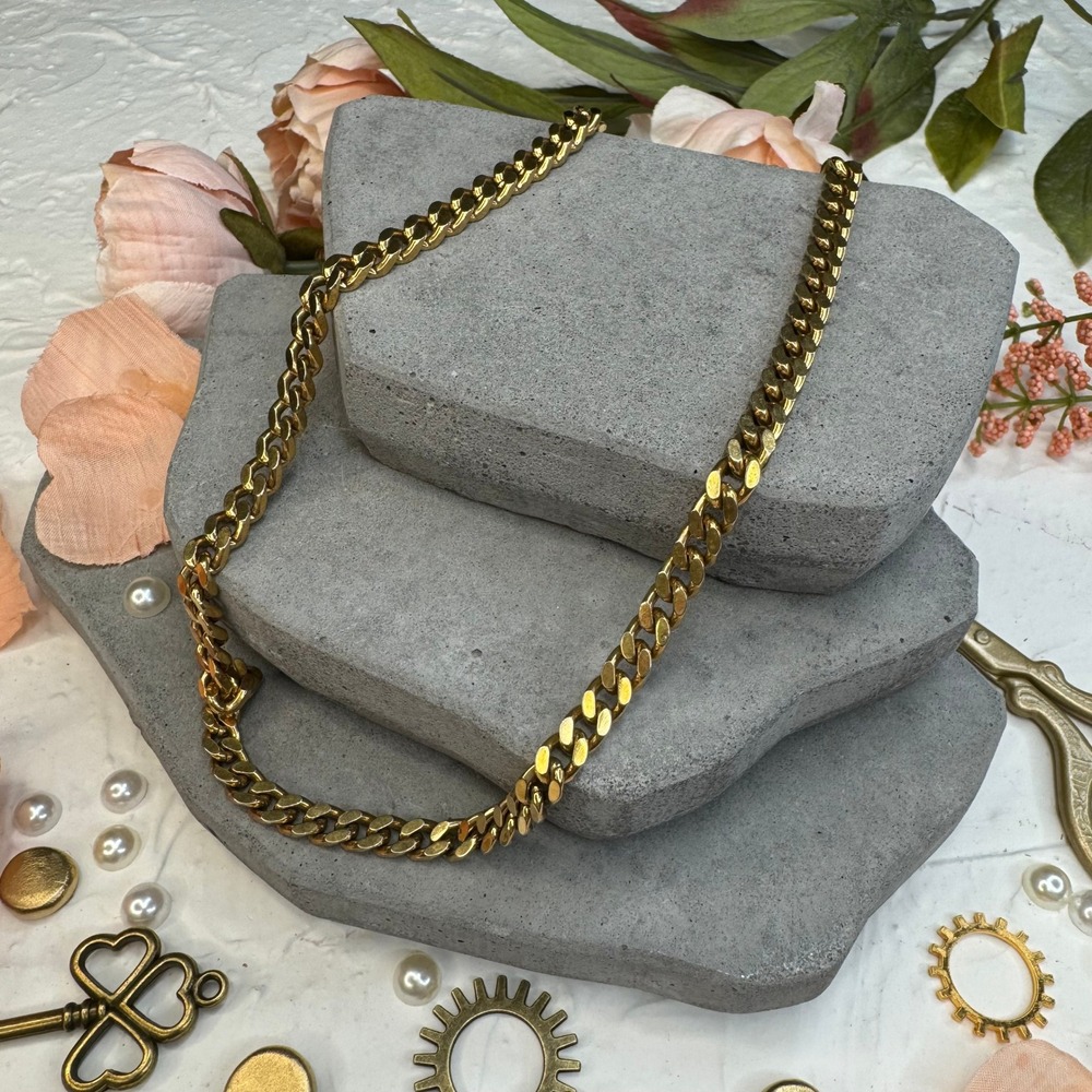 Monet Vintage Gold Tone Curb Link Chain Necklace 30 Inch Long Statement‎ Jewelry